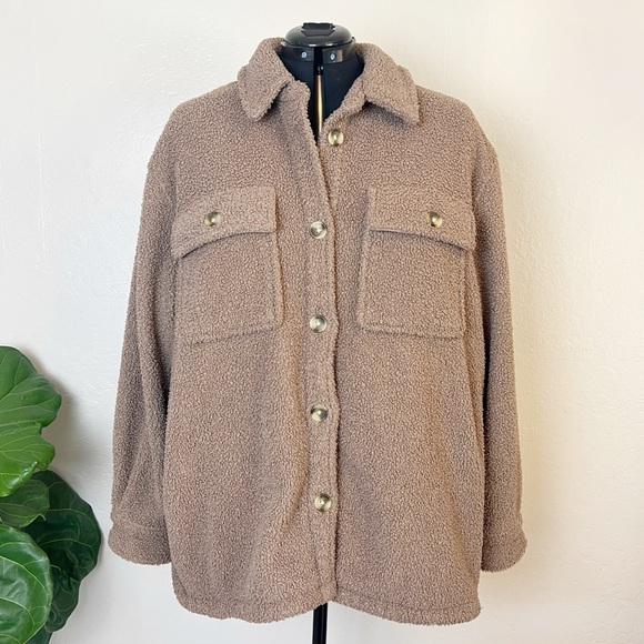 Abercrombie & Fitch Jackets & Blazers - ✖️SOLD✖️•ABERCROMBIE & FITCH• Sherpa Shirt Jacket in Taupe Size XXL